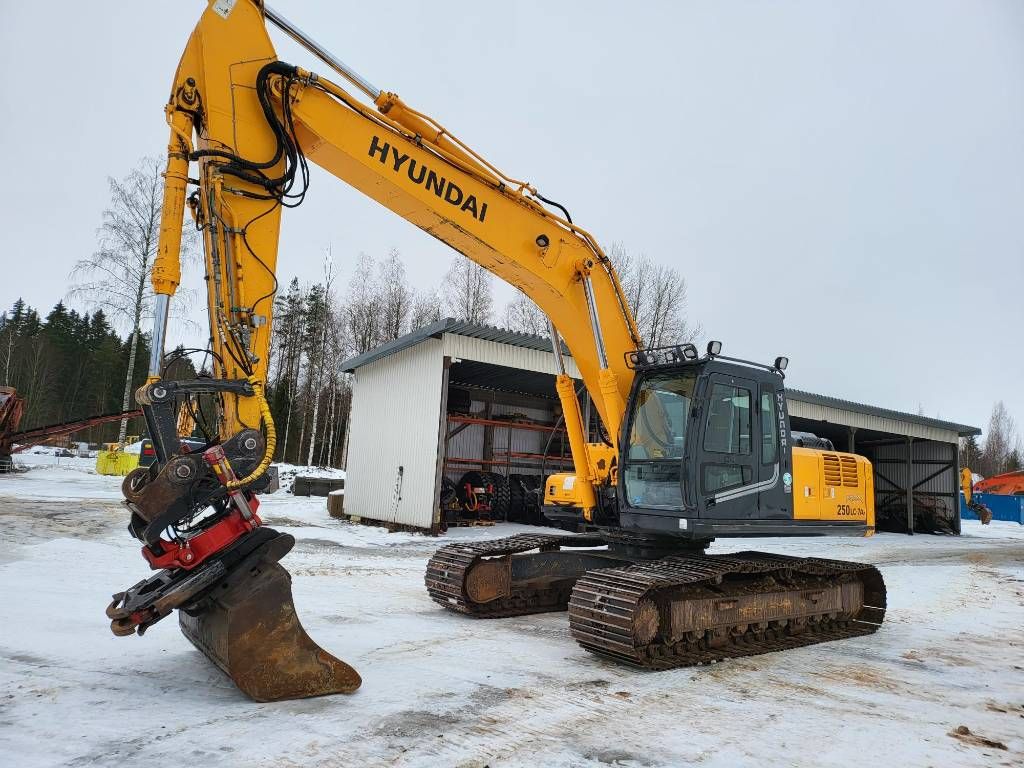 hyundai-r-250-lc-7a,5d931fc4.jpg
