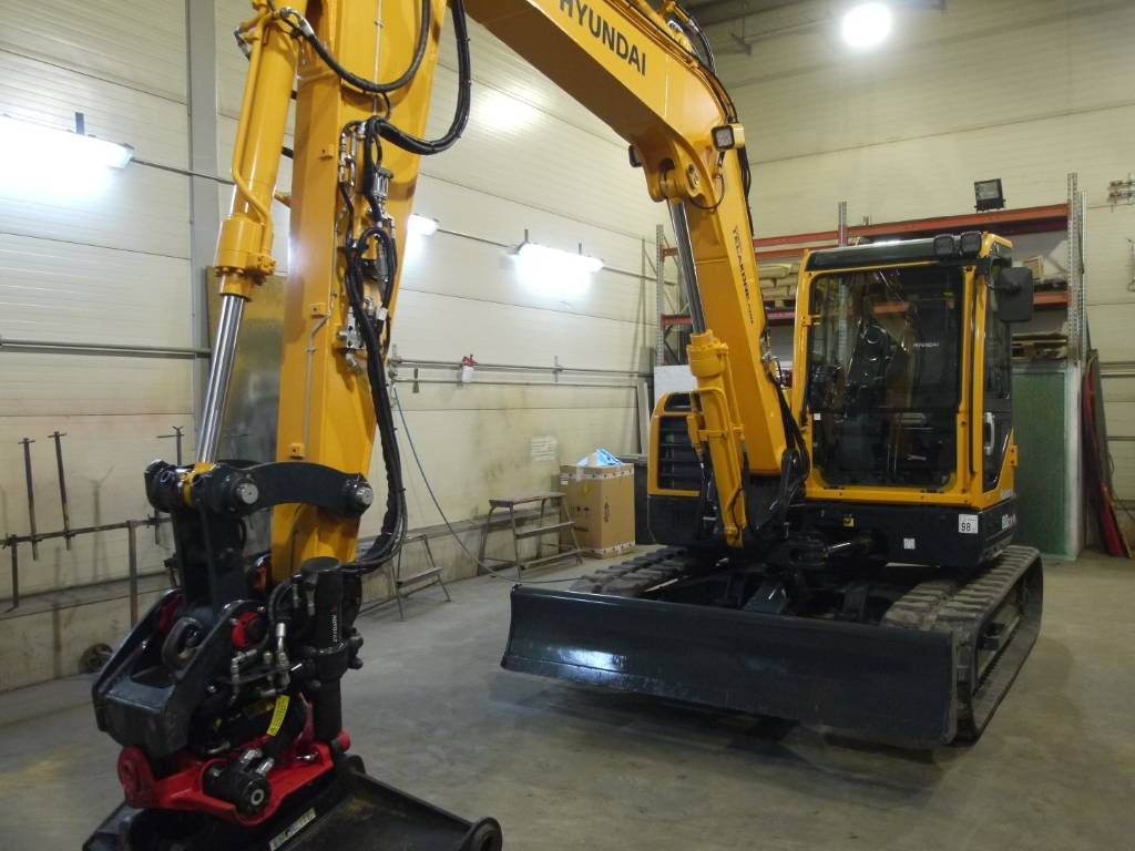hyundai-r-80-cr-9a-rototilt-ra,32677ef4.jpg