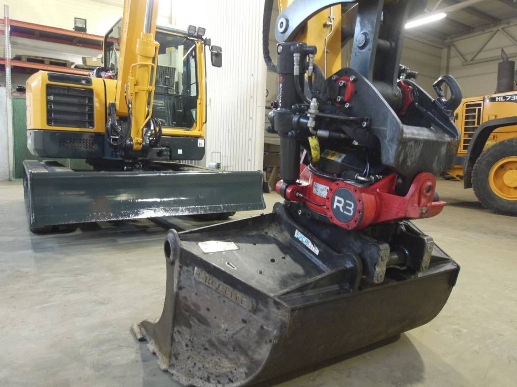 hyundai-r-80-cr-9a-rototilt-ra,986b6b73.jpg