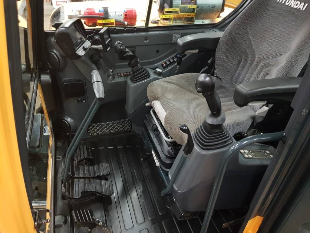 hyundai-r-80-cr-9a-rototilt-ra,1345f702.jpg