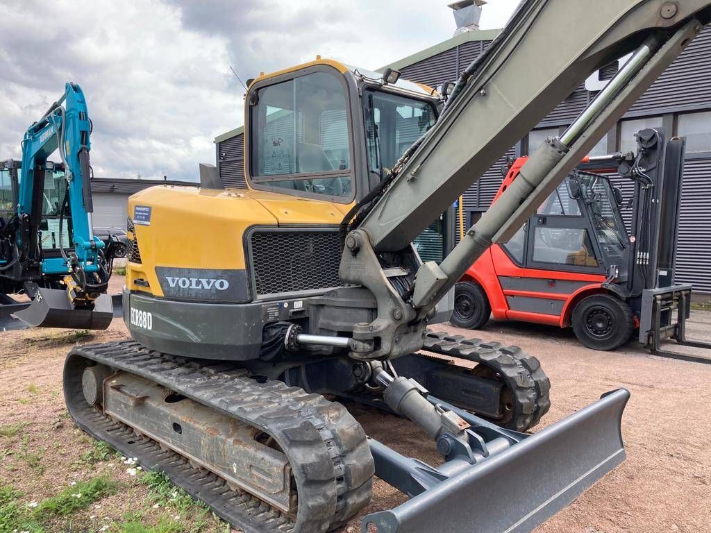 volvo-ecr-88-d-lempaala,644d92e9.jpg