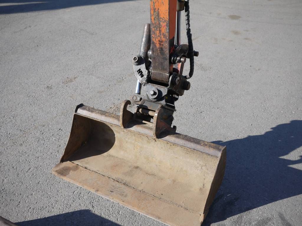 hitachi-ex-22-2,681daee6.jpg