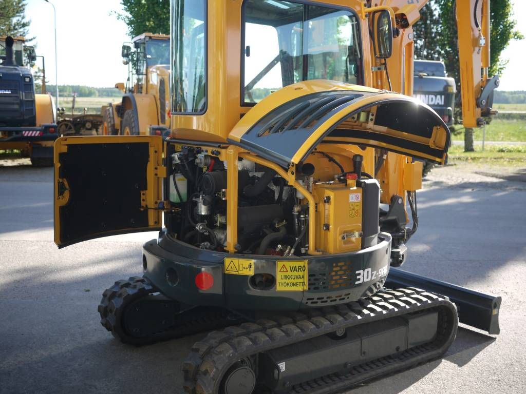 hyundai-r-30z-9ak,cc5a1b74.jpg