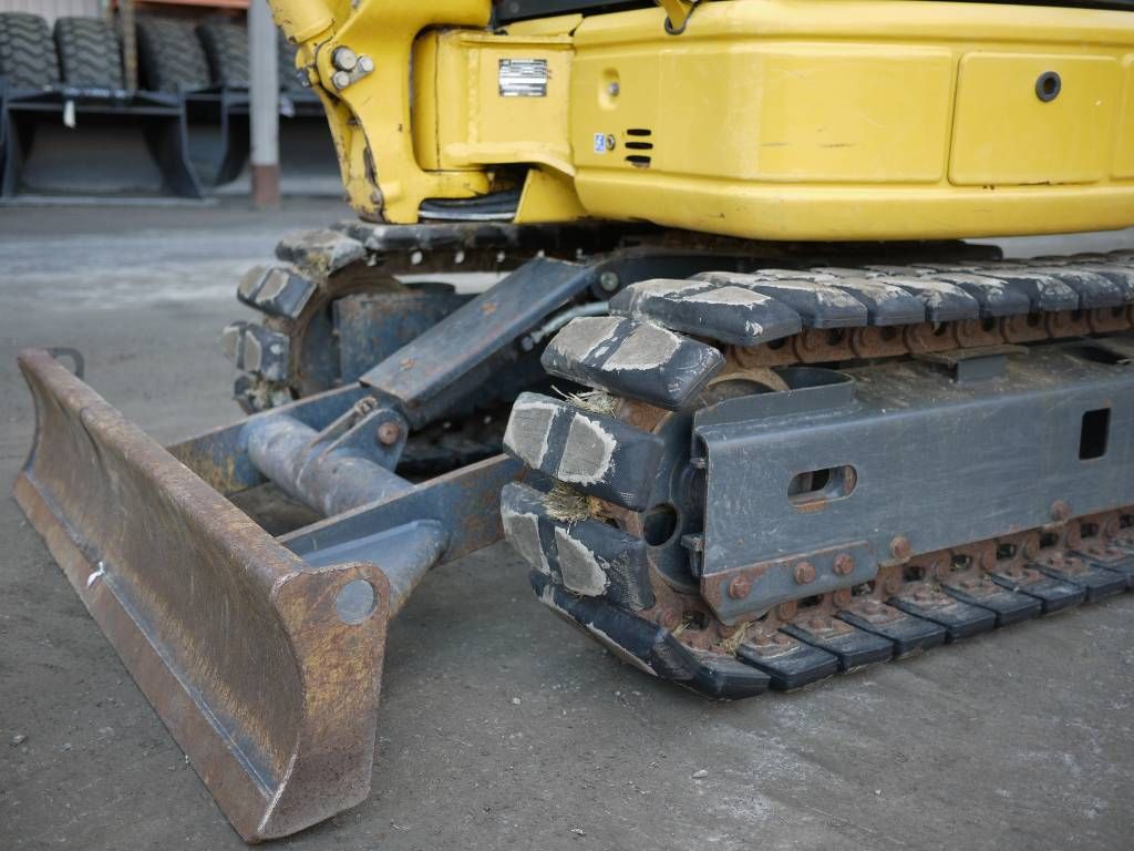 komatsu-pc-26-mr-3,ea6a50d0.jpg