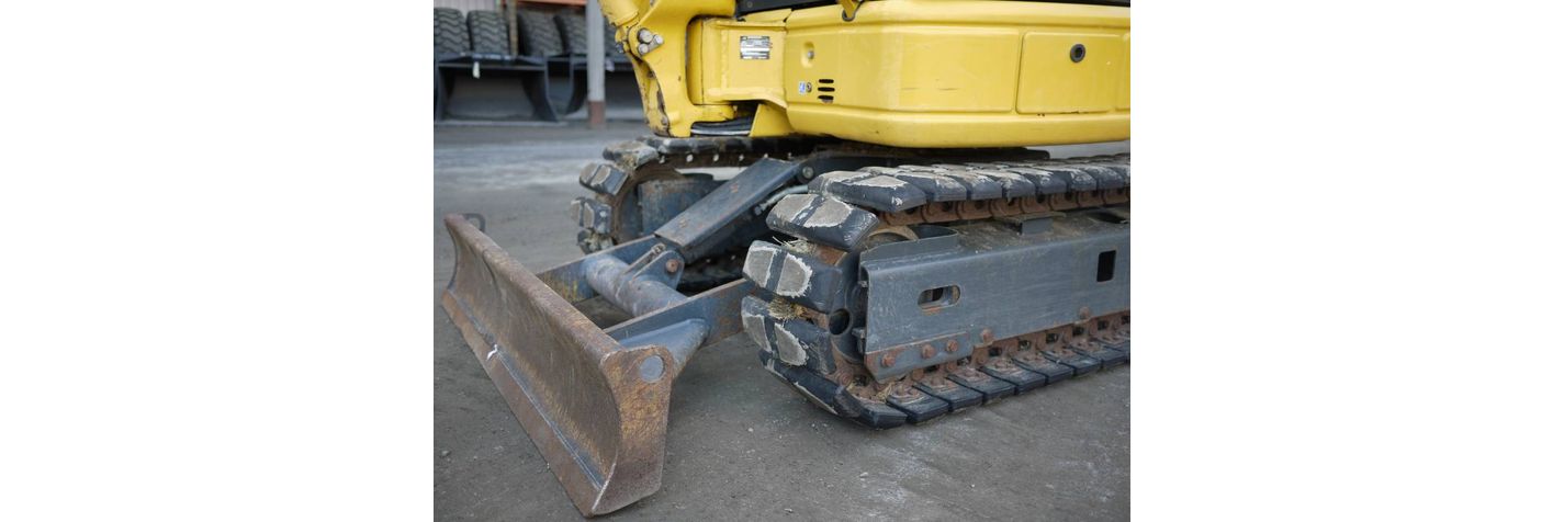 komatsu-pc-26-mr-3,ea6a50d0.jpg
