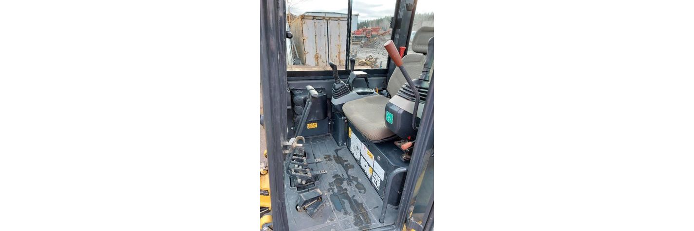 komatsu-pc-26-mr-3,59063dbf.jpg