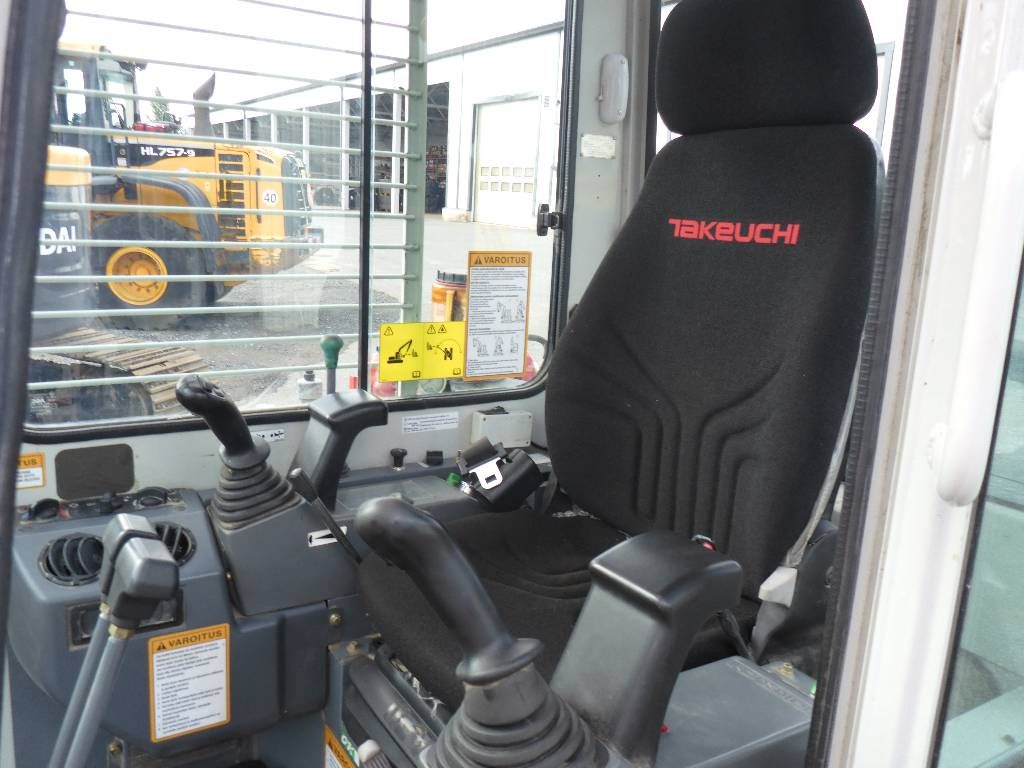 takeuchi-tb-153-fr,379a11db.jpg