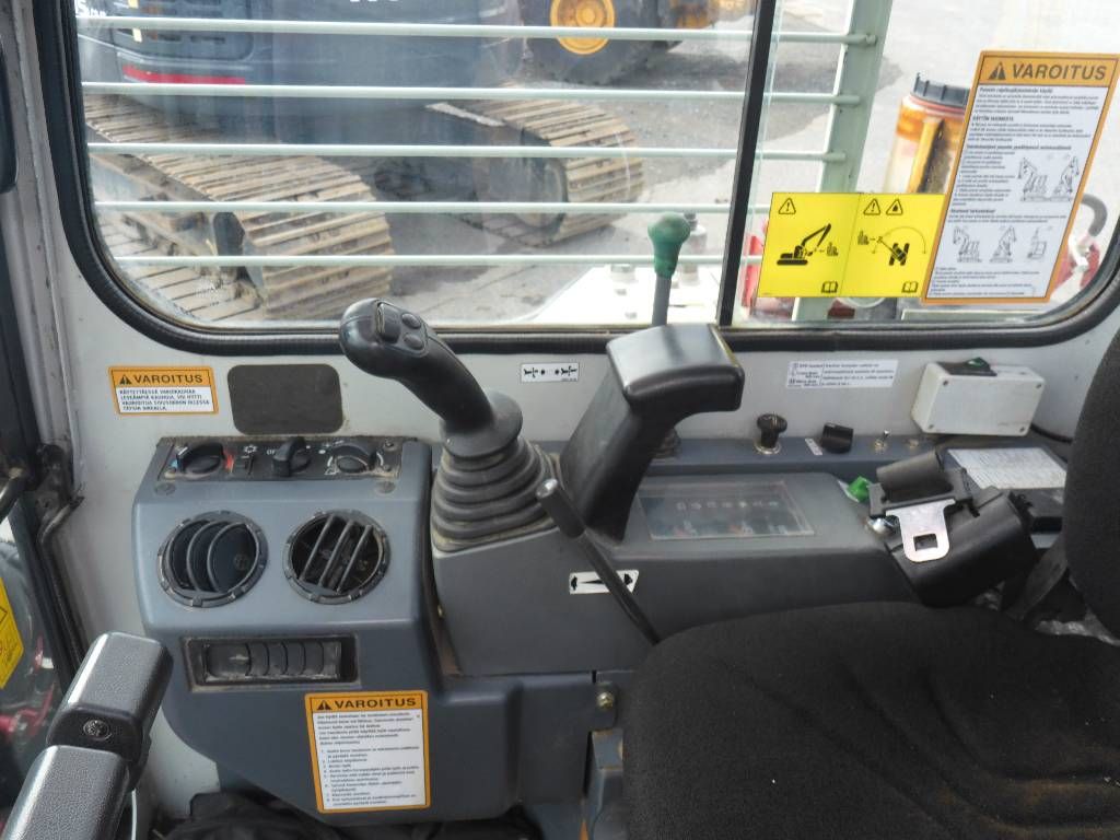 takeuchi-tb-153-fr,3d900ee6.jpg