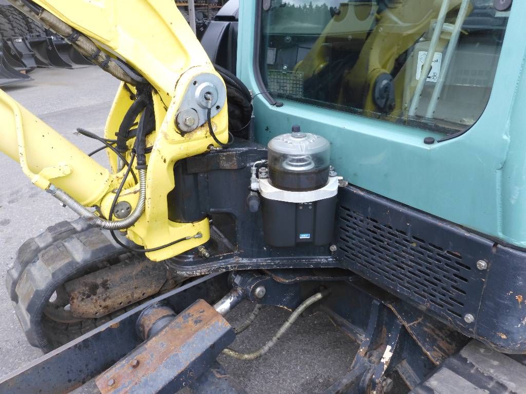 yanmar-vio-57-u,3f2e0074.jpg