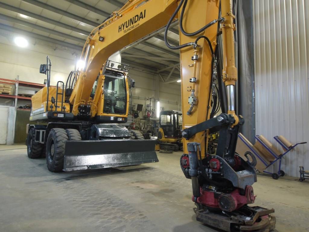 hyundai-r-160-w-9a,61676ffa.jpg
