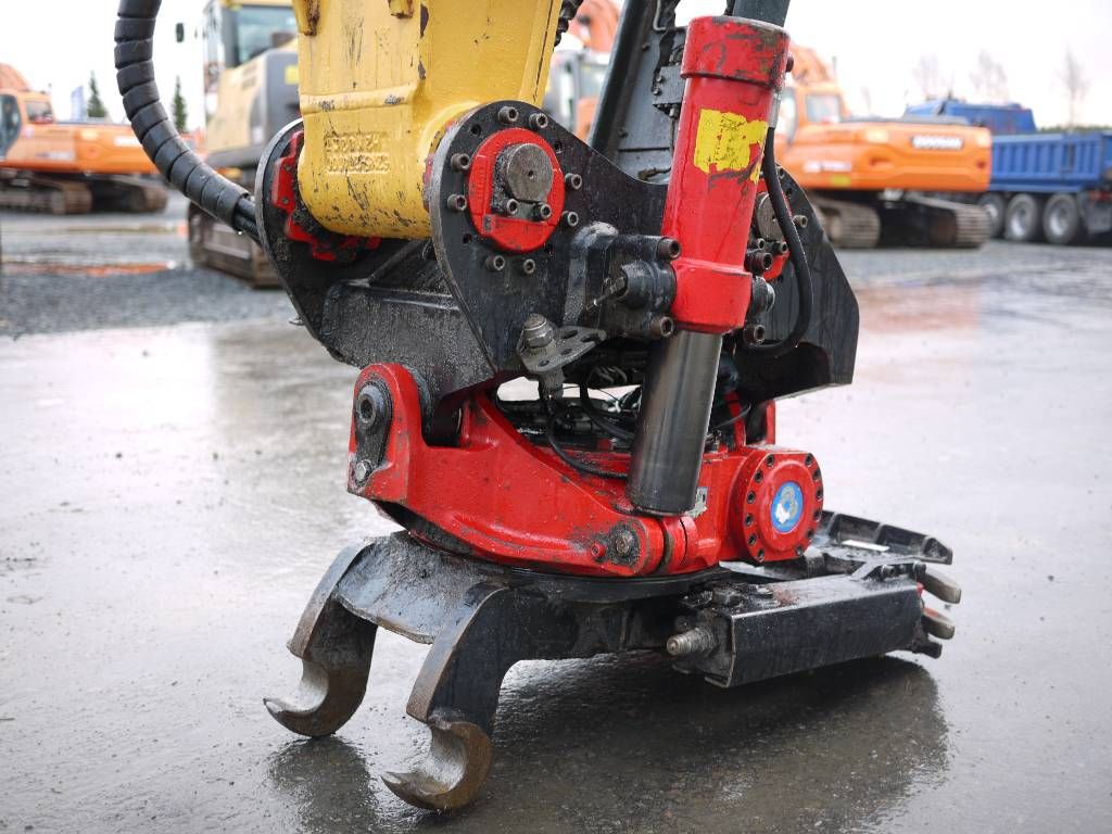 hyundai-r-170w-9,ff492f8d.jpg