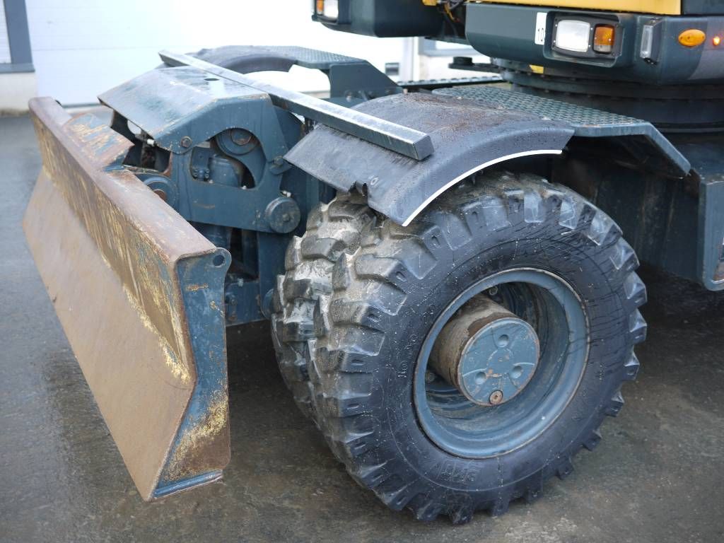 hyundai-r-170w-9,e7ca7f5c.jpg