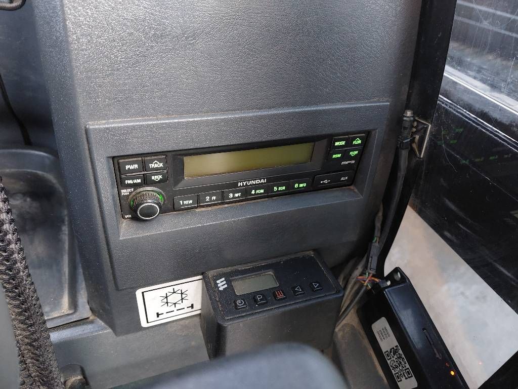 hyundai-r-170w-9,1a52d5aa.jpg