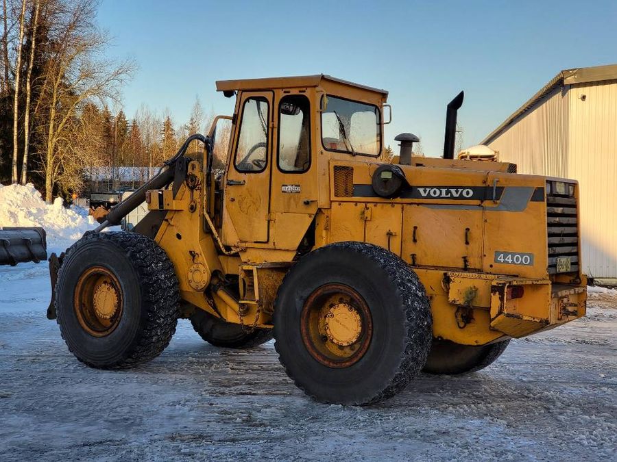 Volvo 4400