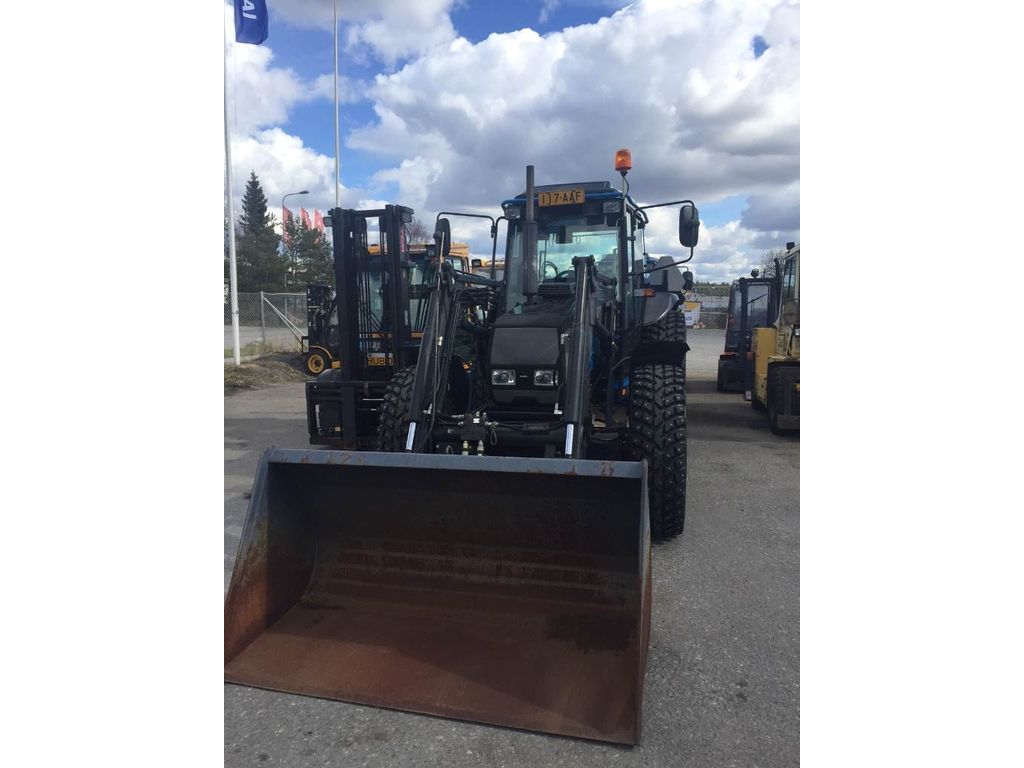 valtra-600-myynnissa-2kpl,e73fd322.jpg
