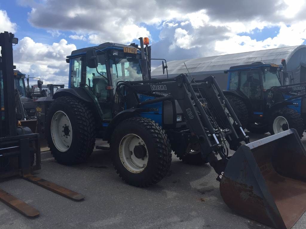 valtra-600-myynnissa-2kpl,820630c4.jpg