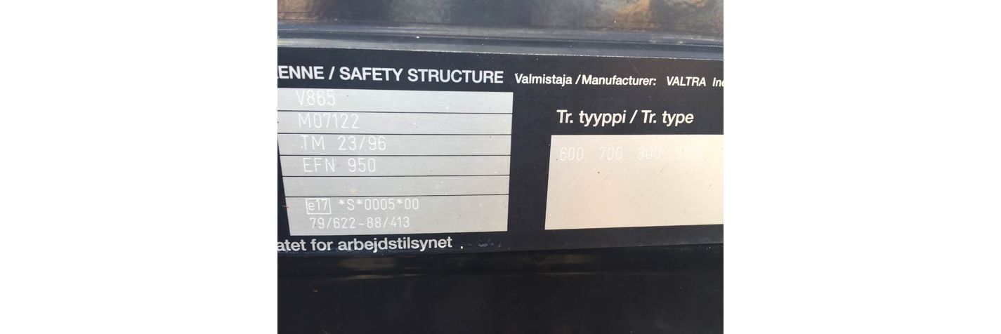 valtra-600-myynnissa-2kpl,932828bd.jpg