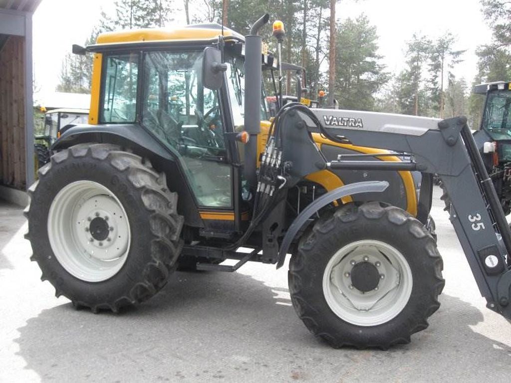 valtra-a82,94a9134a.jpg