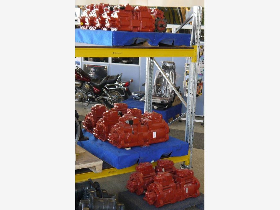 Uusia Kawasaki hydr.pumppuja varastossa -