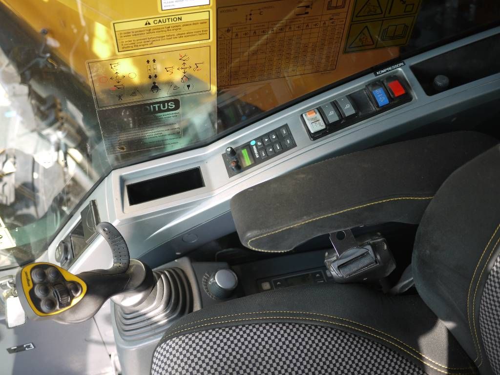 hyundai-hx-235-lcr,b8a0fdaf.jpg
