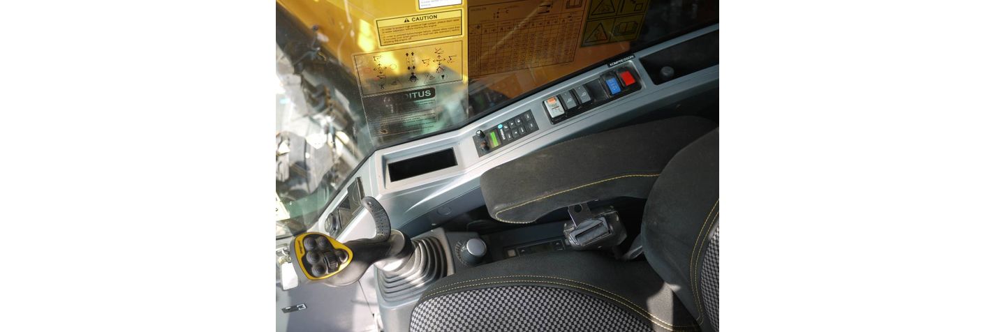 hyundai-hx-235-lcr,b8a0fdaf.jpg