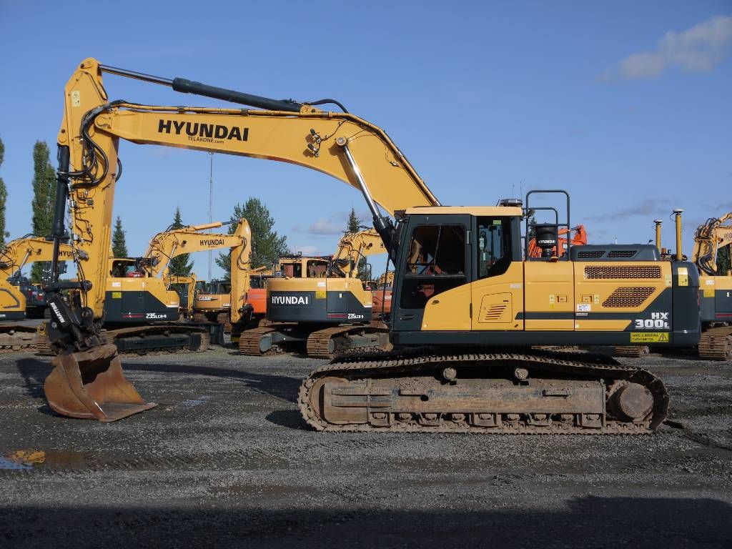 hyundai-hx-300-l,3982d7f3.jpg