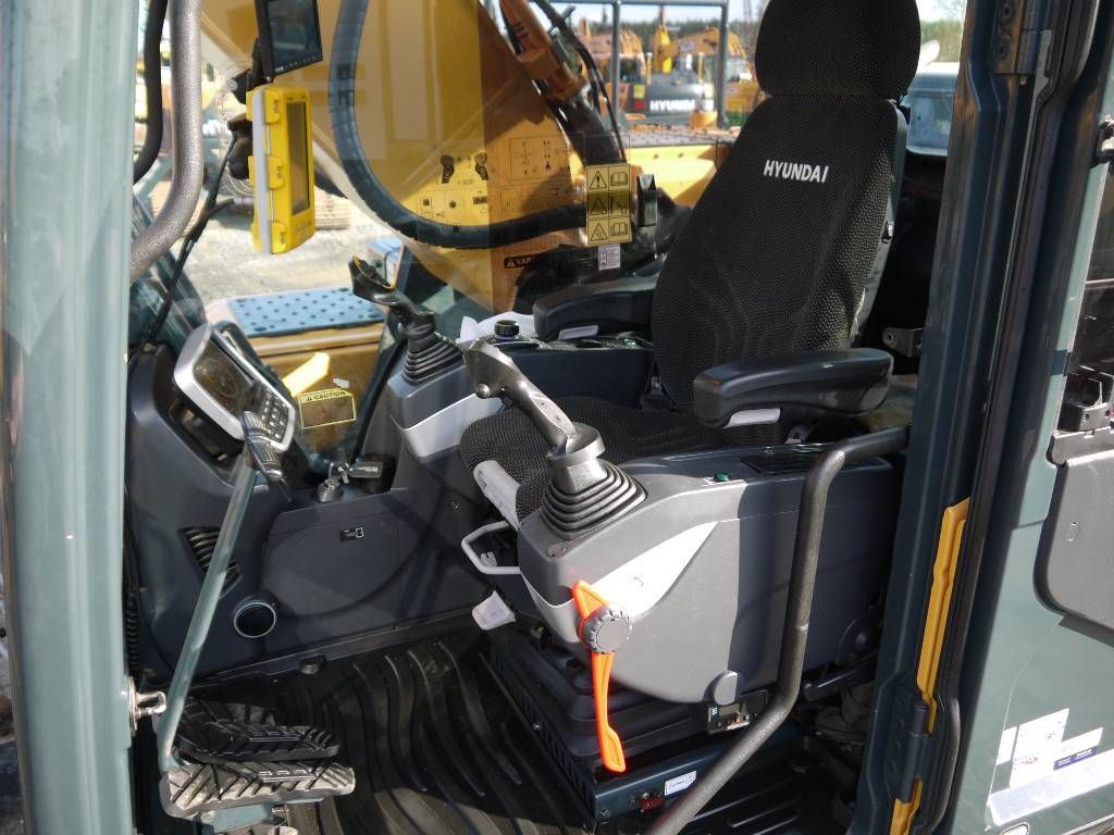 hyundai-hx-300-l,97a978ee.jpg