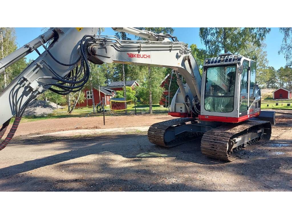 takeuchi-tb-2150-r,733ea523.jpg