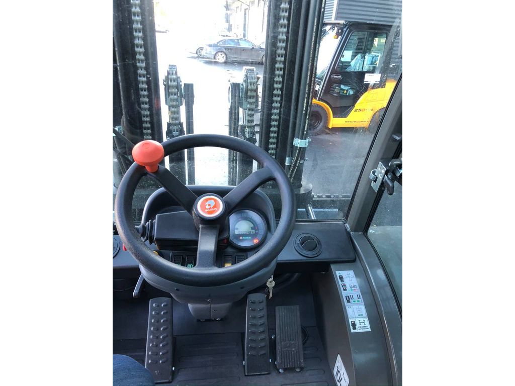 ausa-c-500-hx4,2359cfab.jpg