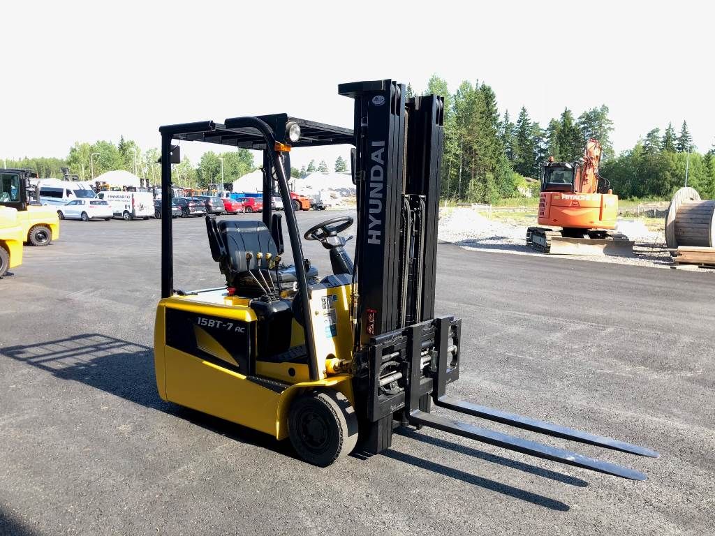 hyundai-15bt-7,e328e270.jpg