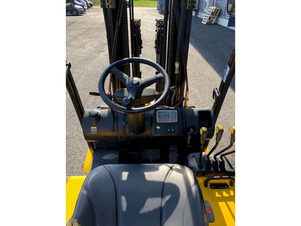 hyundai-15bt-7,d538ed8c.jpg