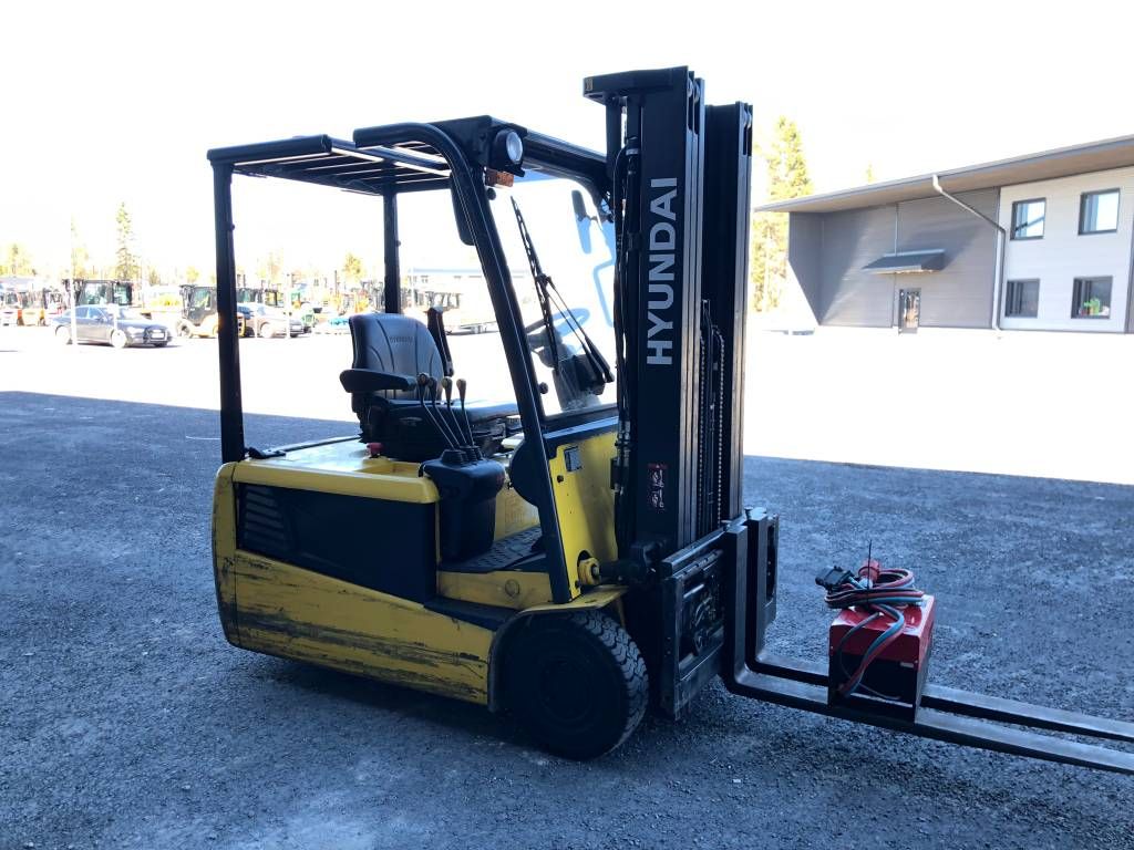 hyundai-18bt-7,d556e296.jpg