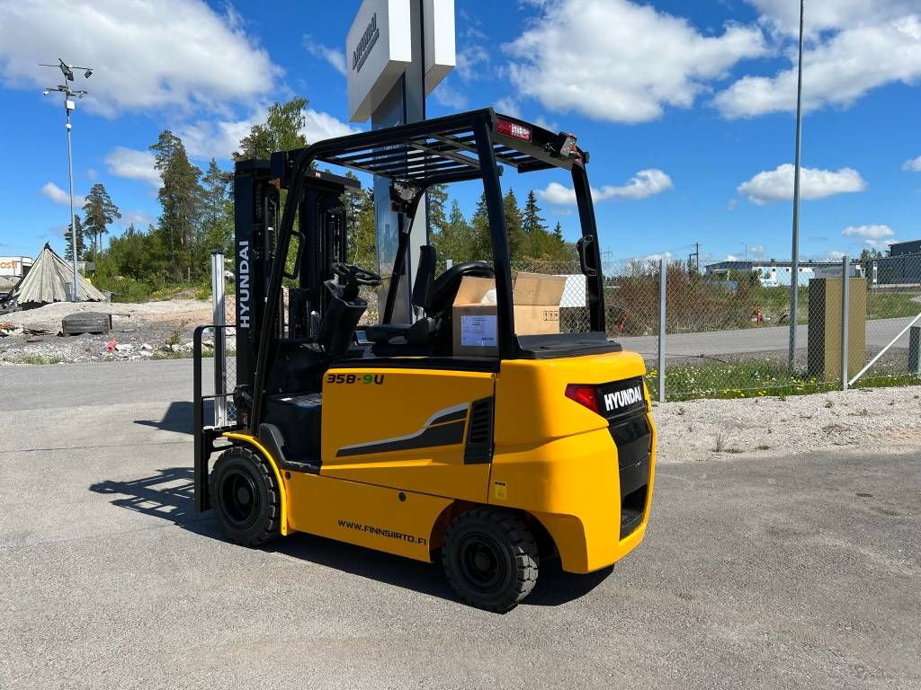 hyundai-25b-9u,ee7e9a0e.jpg