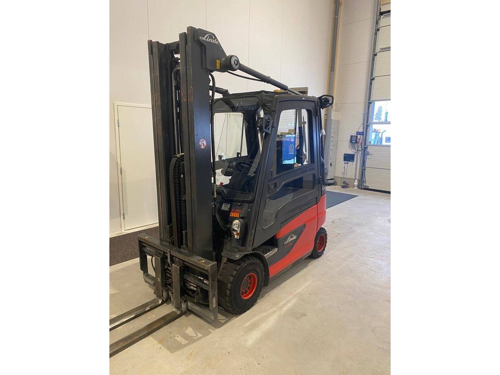 linde-e25-01,feed1429.jpg