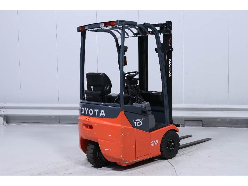 toyota-7-fb-est-10,b3151029.jpg