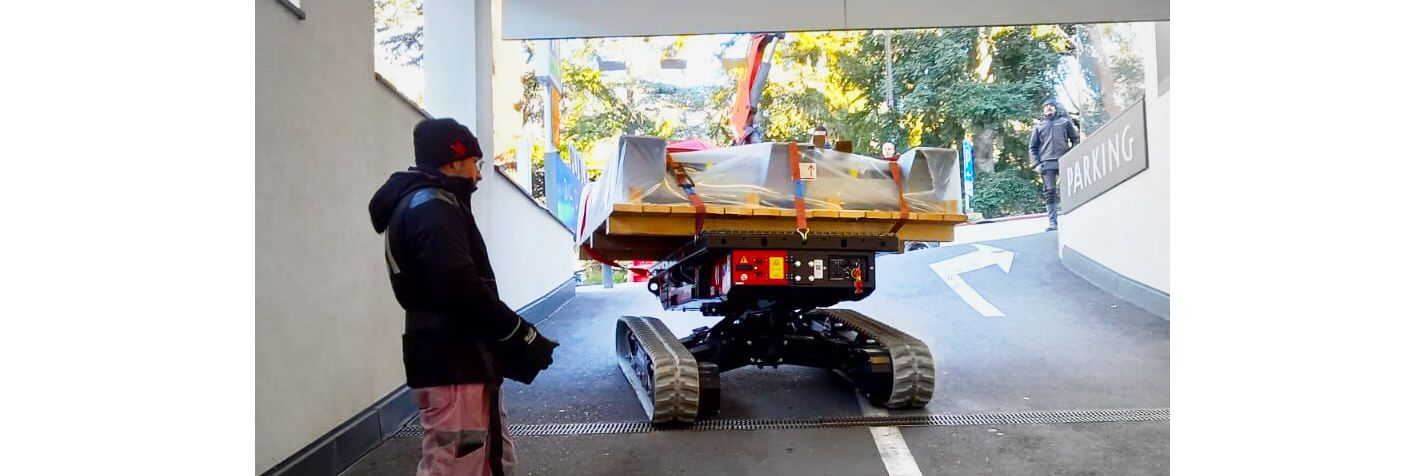 Tela-alustainen kuljetin Alma Crawler Multi-Loader 3.0 BL on kauko-ohjattava.