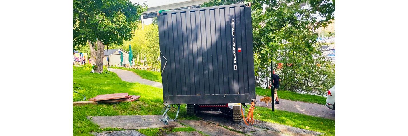 Alma Crawlerin Multi-Loader 3.0 BL -mallilla voidaan kuljettaa jopa pienemmän kaliiberin kontteja.