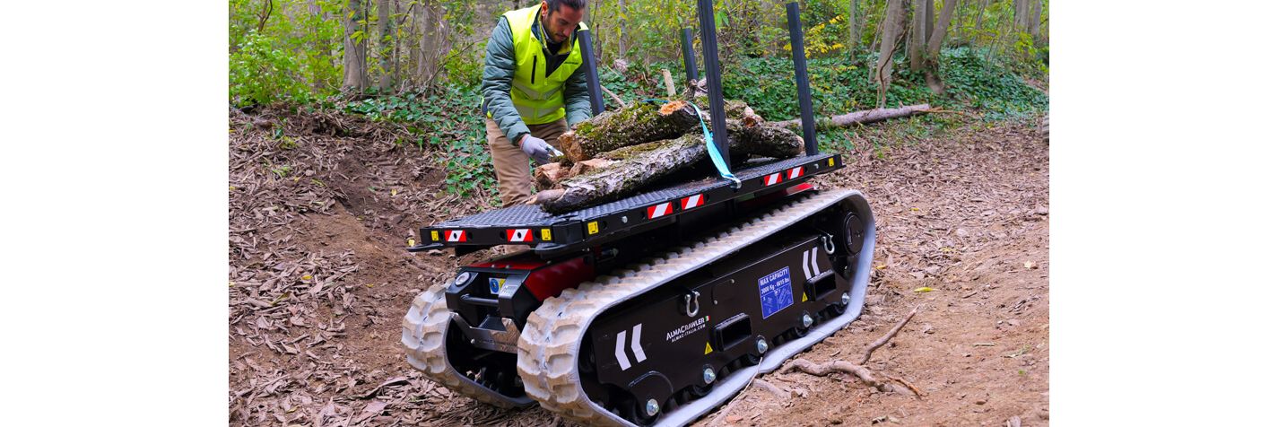 Tela-alustainen Alma Crawler Multi-Loader 3.0 RT on kuormajuhta moneen käyttöön.