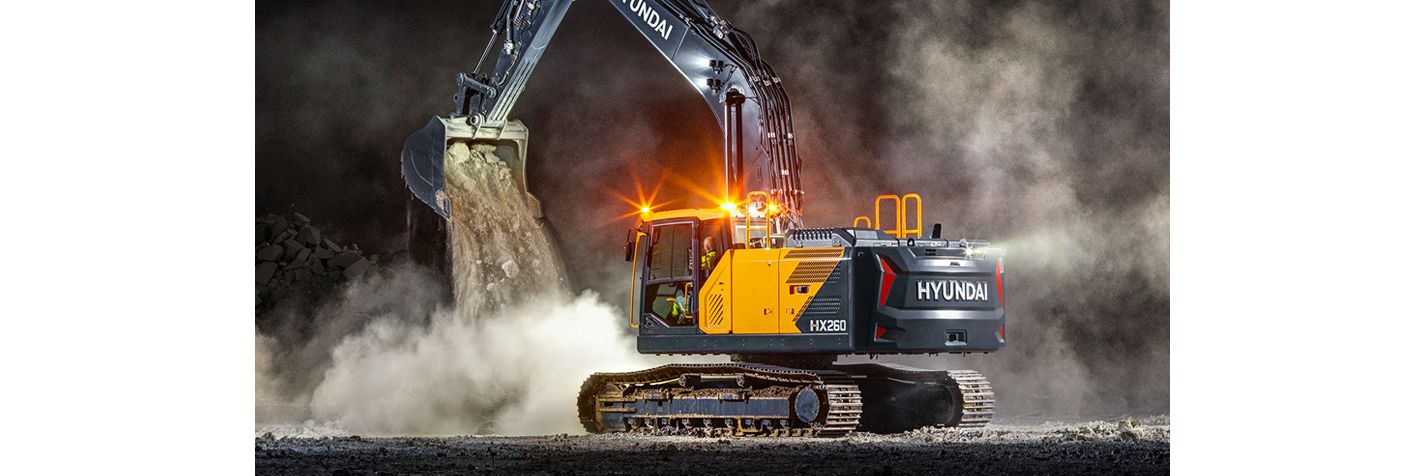 Telakaivinkone Hyundai HX 260 töissä louhoksella