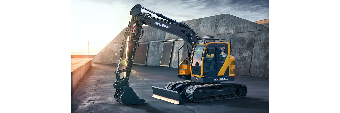 Telakaivinkone Hyundai HX 130 ALCR puskulevyllä