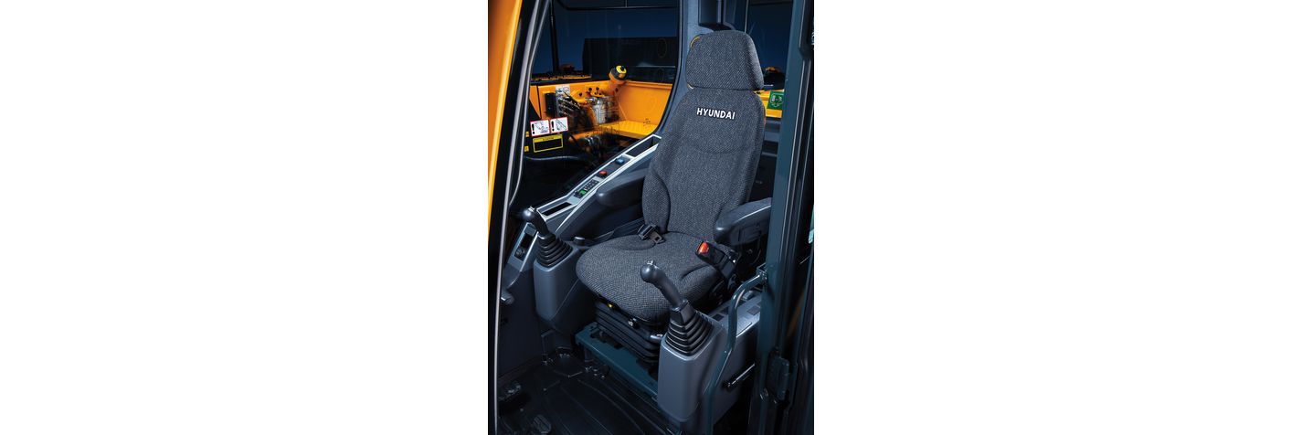 Telakaivinkone Hyundai HX 130 ALCR hytti