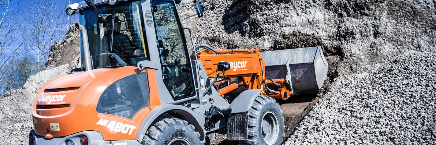 Pyöräkuormaaja Weycor AR480T maanrakennustöissä