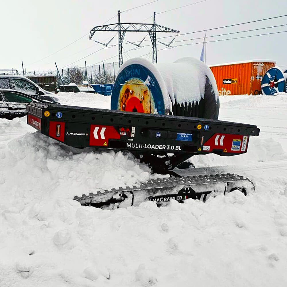 Tela-alustainen kuljetin Alma Crawler Multi-Loader 3.0 BL etenee varmasti myös talvikeleillä.
