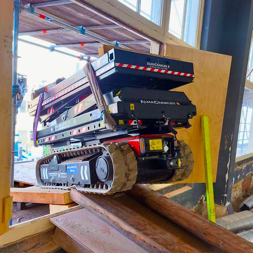 Tela-alustainen kuljetin Alma Crawler Multi-Loader 3.0 FX on tehokas valinta salaojatyömaalle.