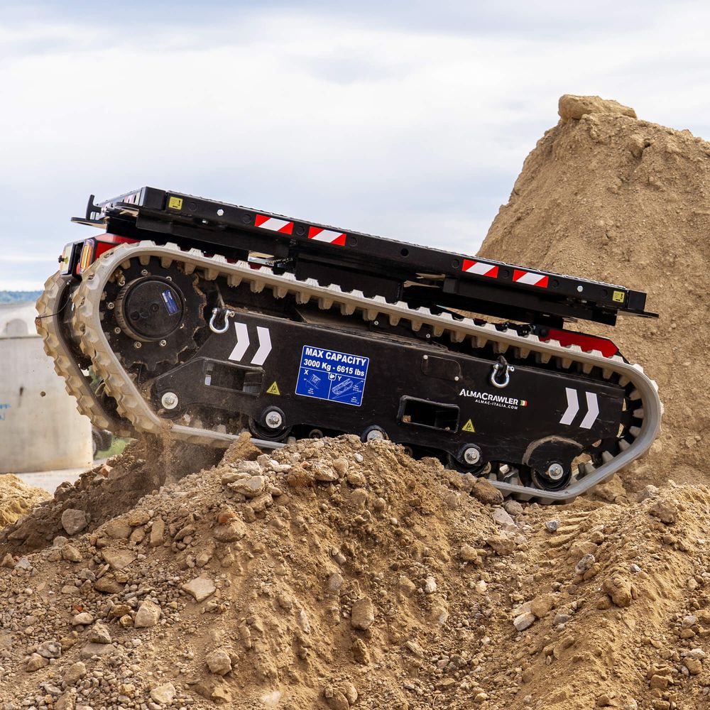 Tela-alustainen kuljetin Alma Crawler Multi-Loader 3.0 RT on suunniteltu erityisen haastaviin maastoihin.