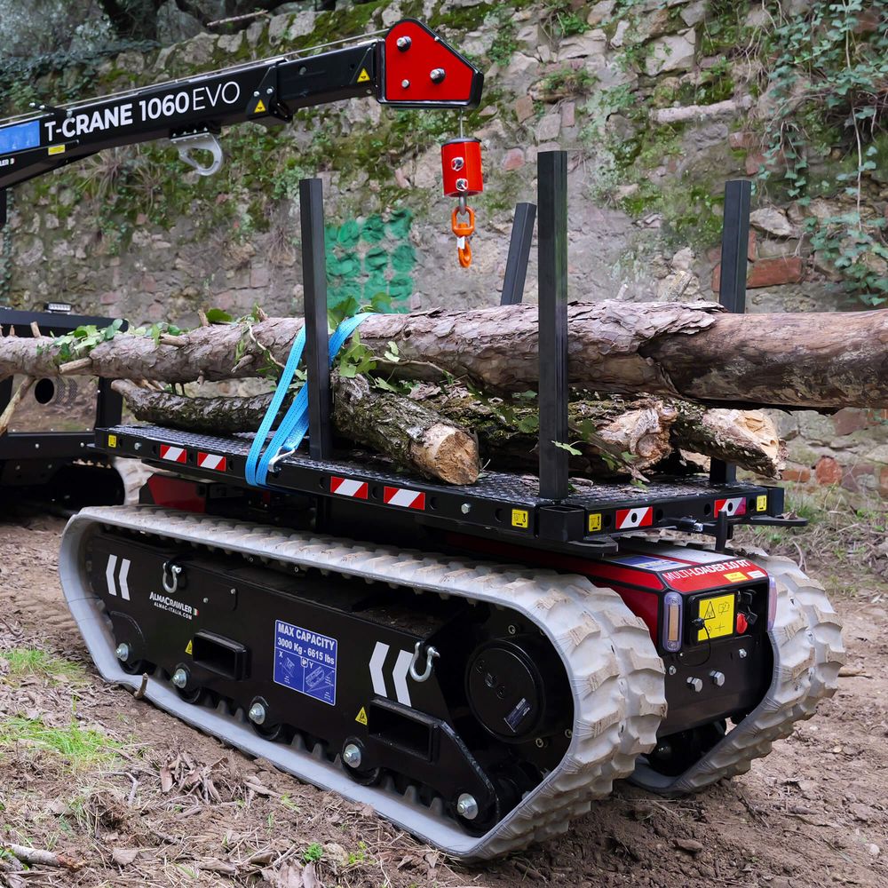 Alma Crawler Multi-Loader 3.0 RT etenee varmasti ja vakaasti myös metsässä ja kivikossa.