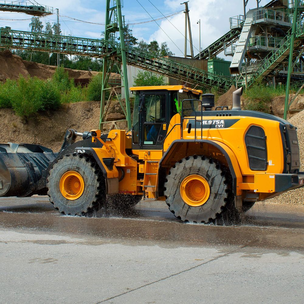 Pyöräkuormaaja Hyundai HL 975 A CVT