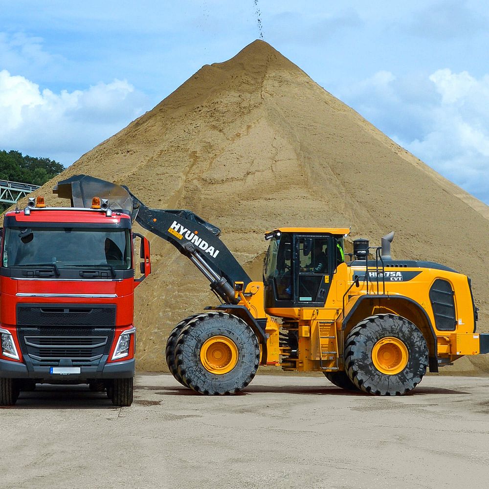 Pyöräkuormaaja Hyundai HL 975 A CVT