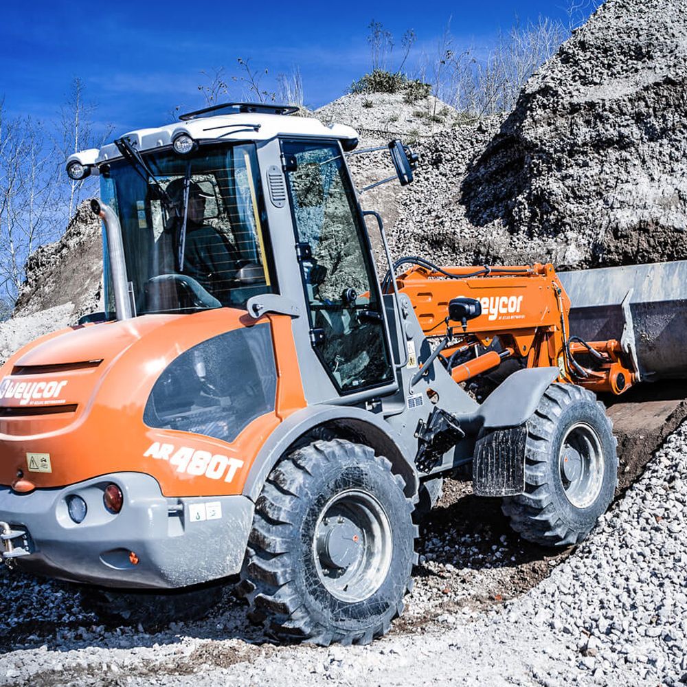 Pyöräkuormaaja Weycor AR480T maanrakennustöissä