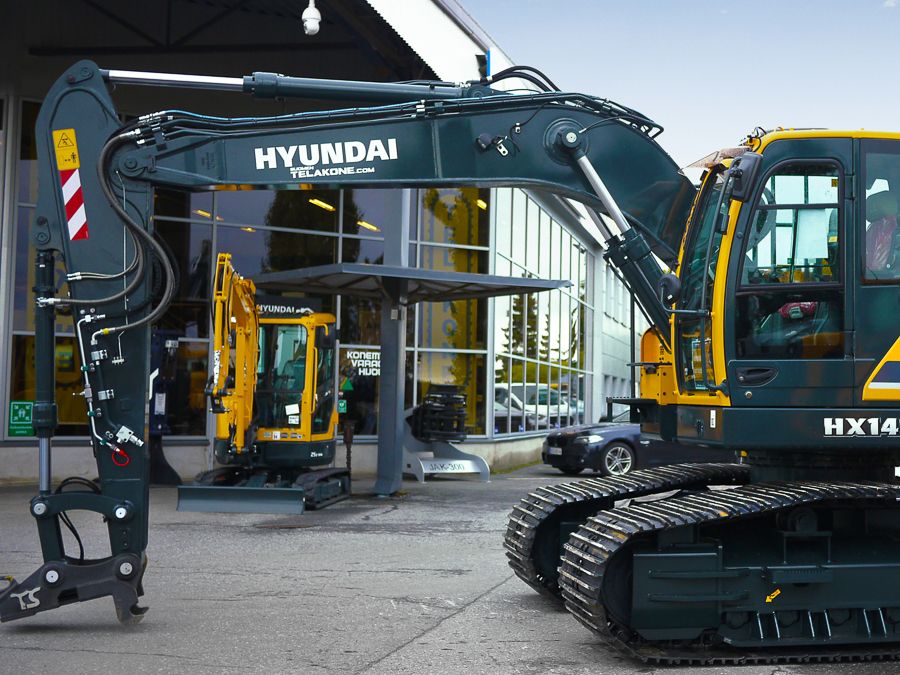 Telakaivinkone Hyundai HX 145 ALCR HW "metsämalli"